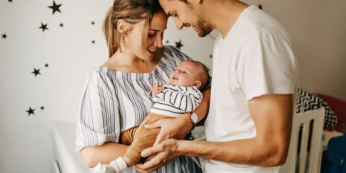 Devenir parent peut-il mettre en péril votre couple ? Nos conseils pour réussir cette nouvelle vie à 3 ou plus !